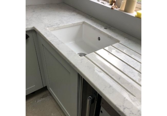 QUARTZ COUNTERTOP