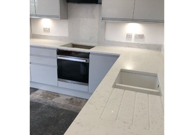 QUARTZ COUNTERTOP