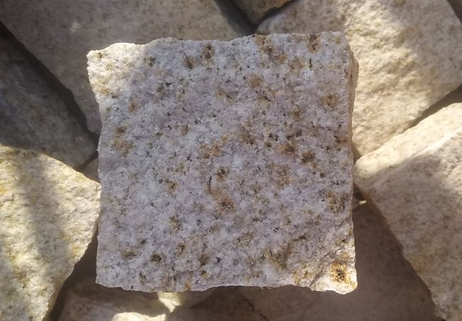 Cube stone